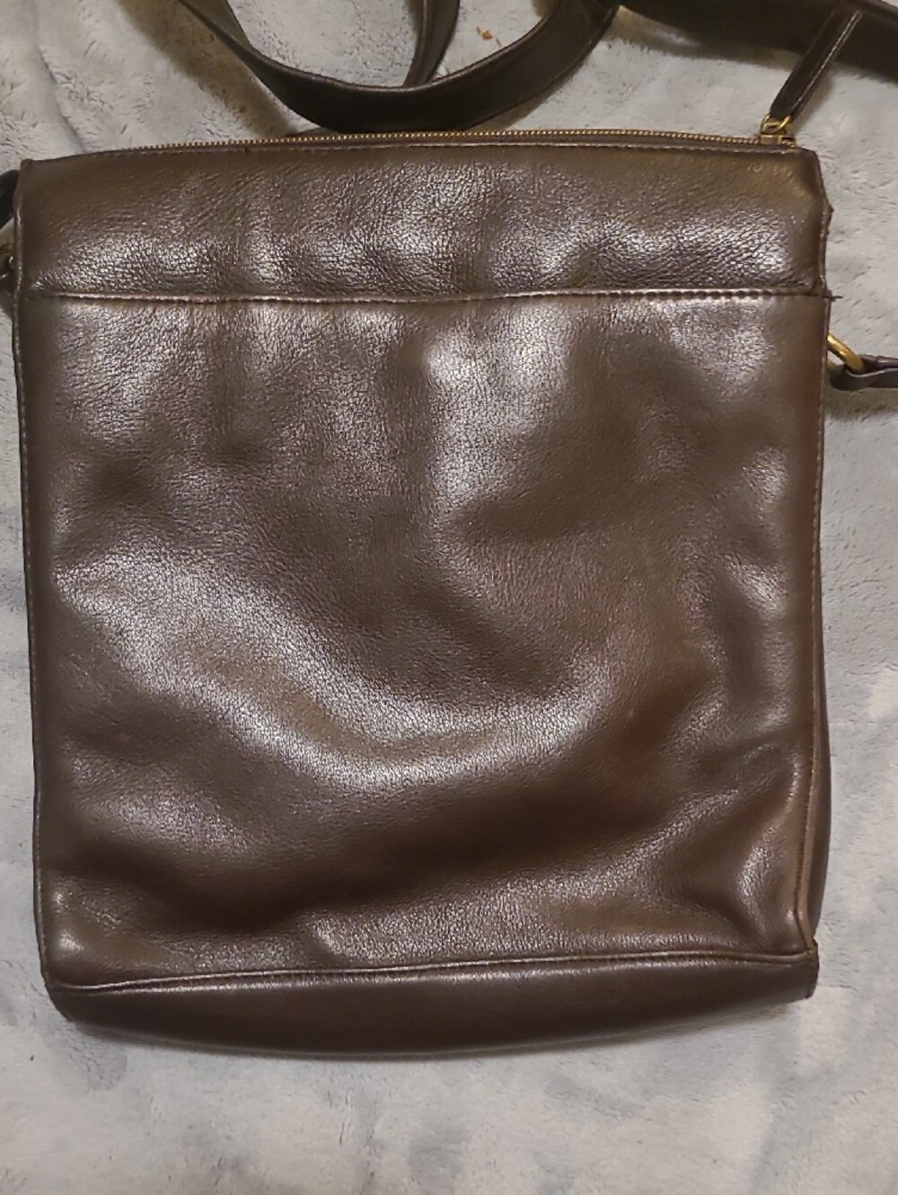 Valerie Stevens Brown 100% Leather Crossbody Bag with Gold Hardware - Picture 3 of 13